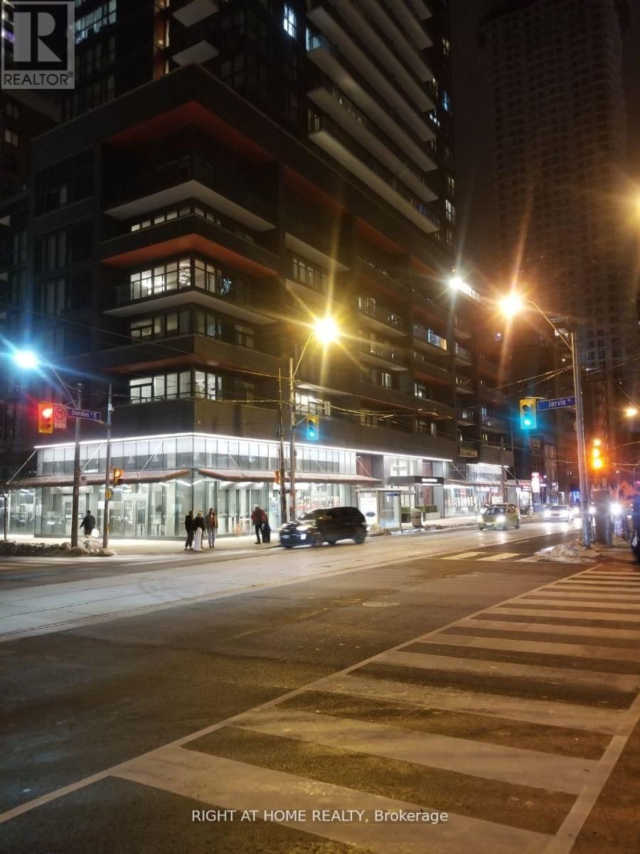 938 - 251 JARVIS STREET Image 4