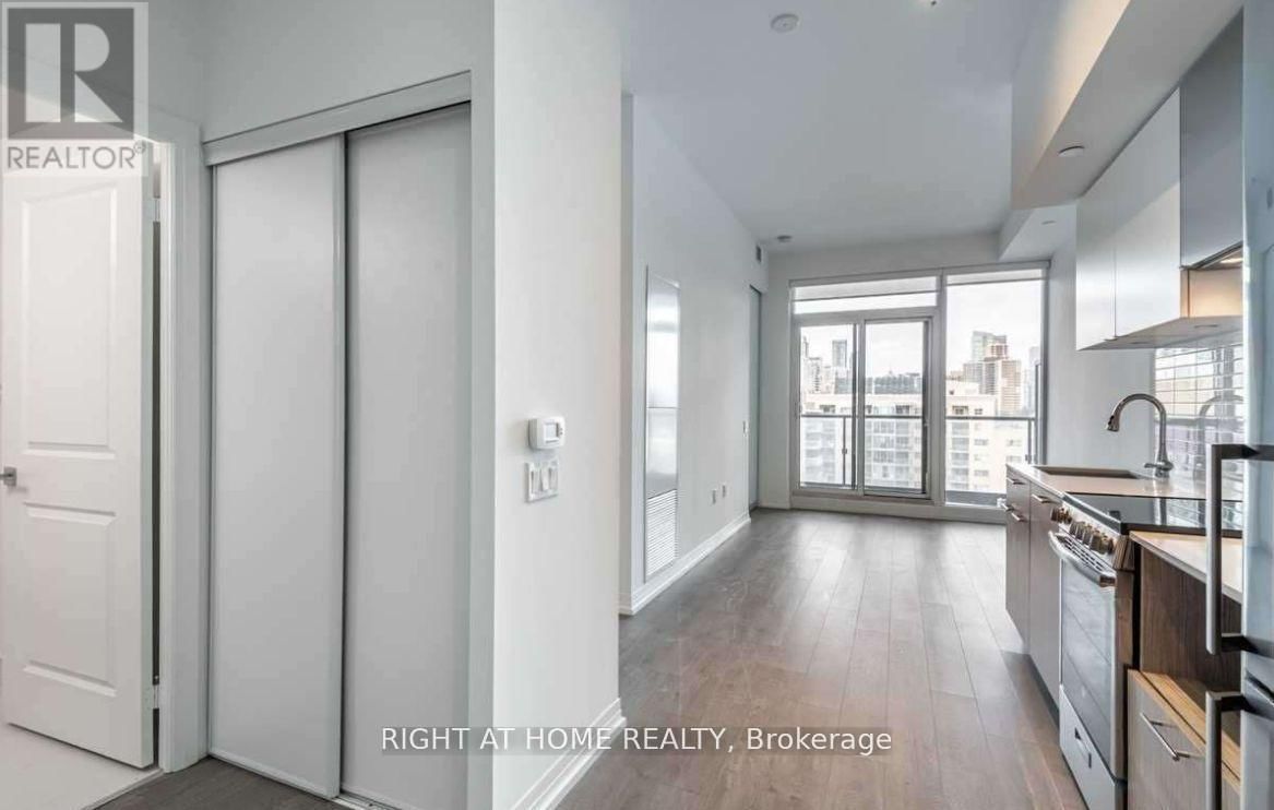 938 - 251 JARVIS STREET Image 7