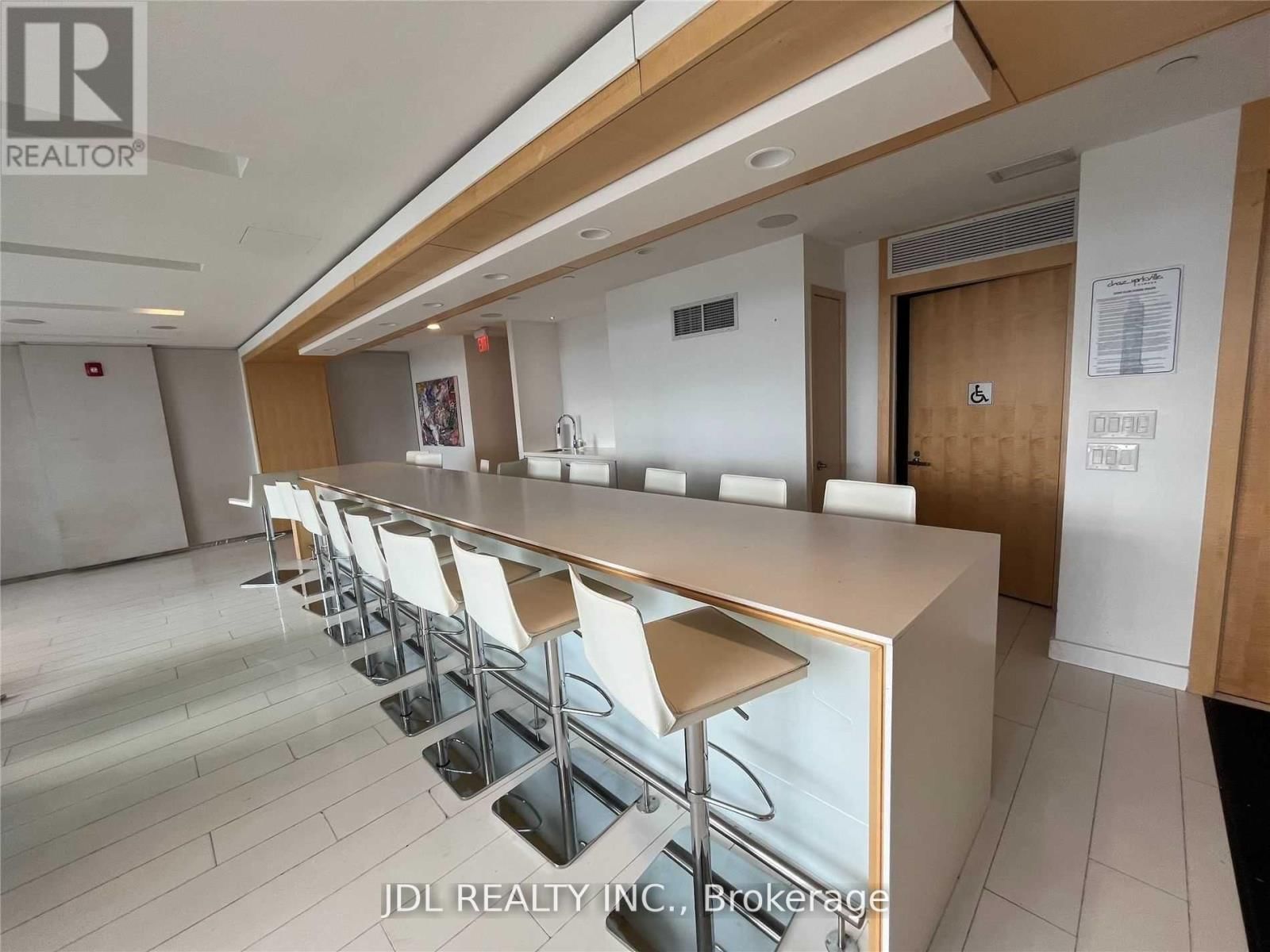 1702 - 45 CHARLES STREET EAST Image 15