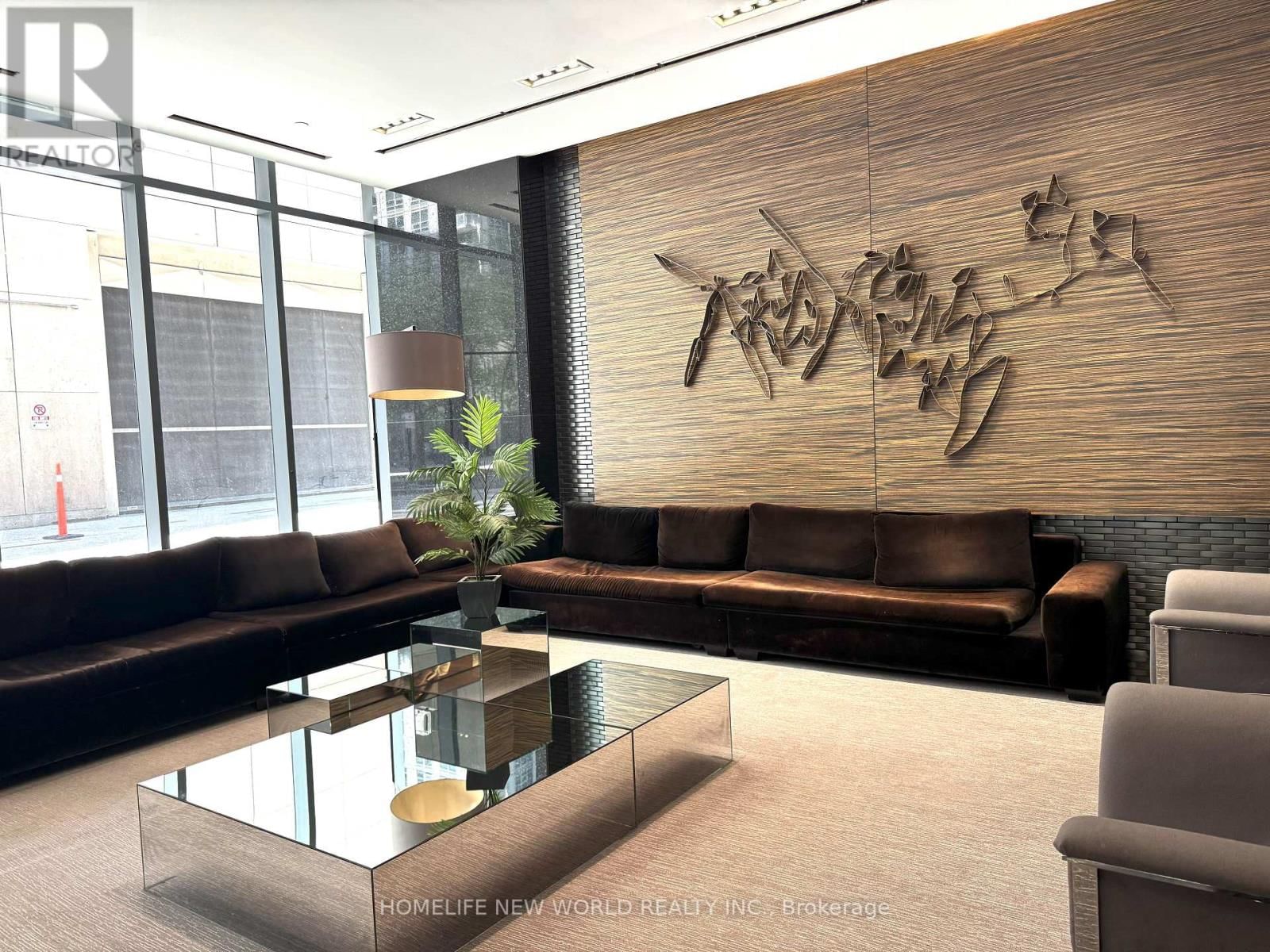 Ph206 - 770 BAY STREET Image 2