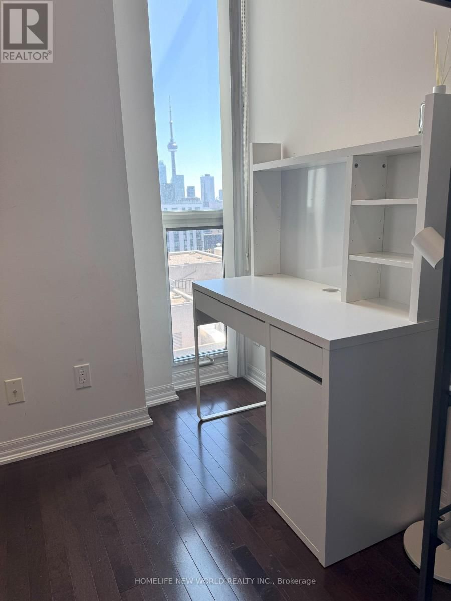 Ph206 - 770 BAY STREET Image 22