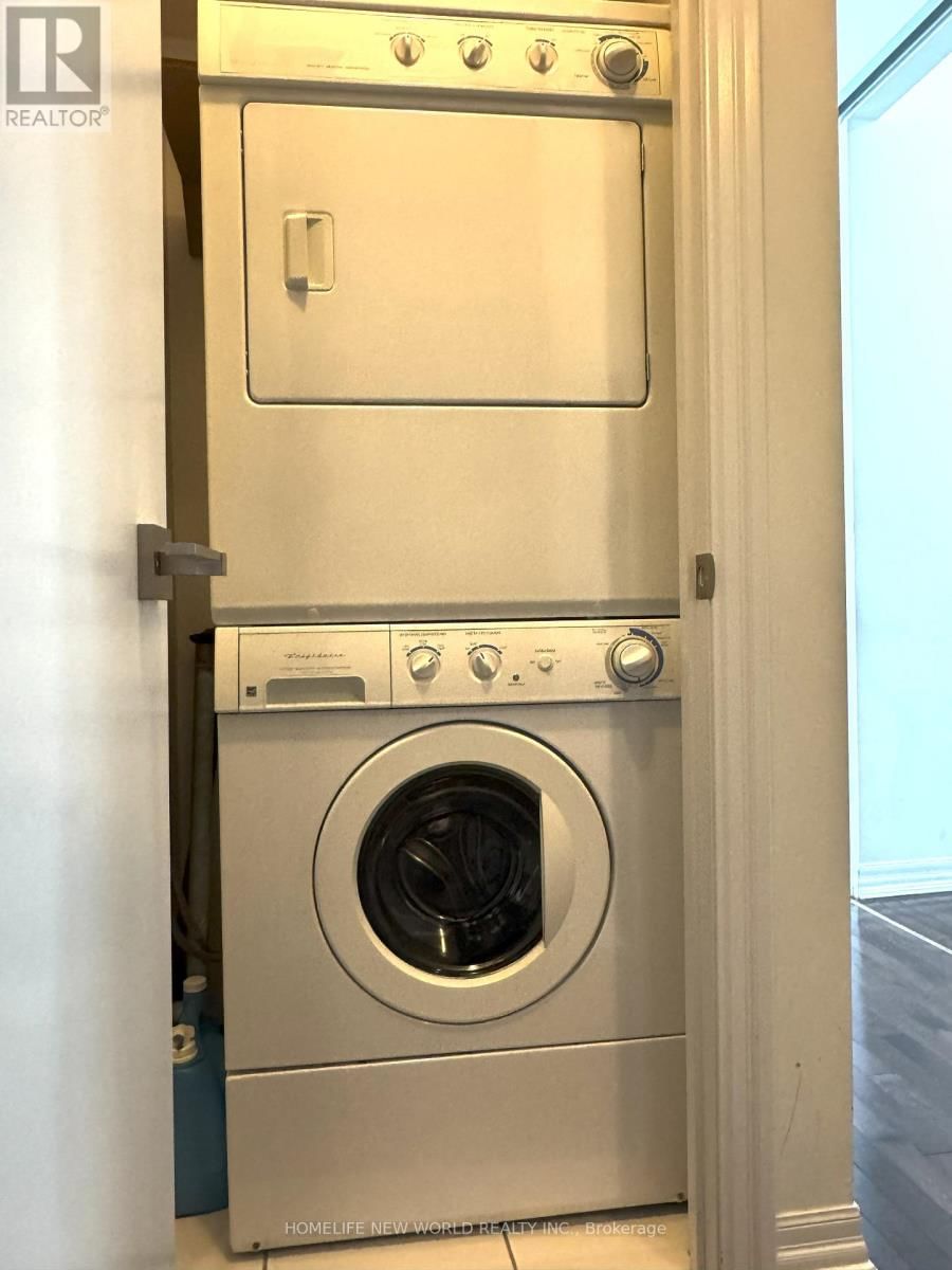 Ph206 - 770 BAY STREET Image 28