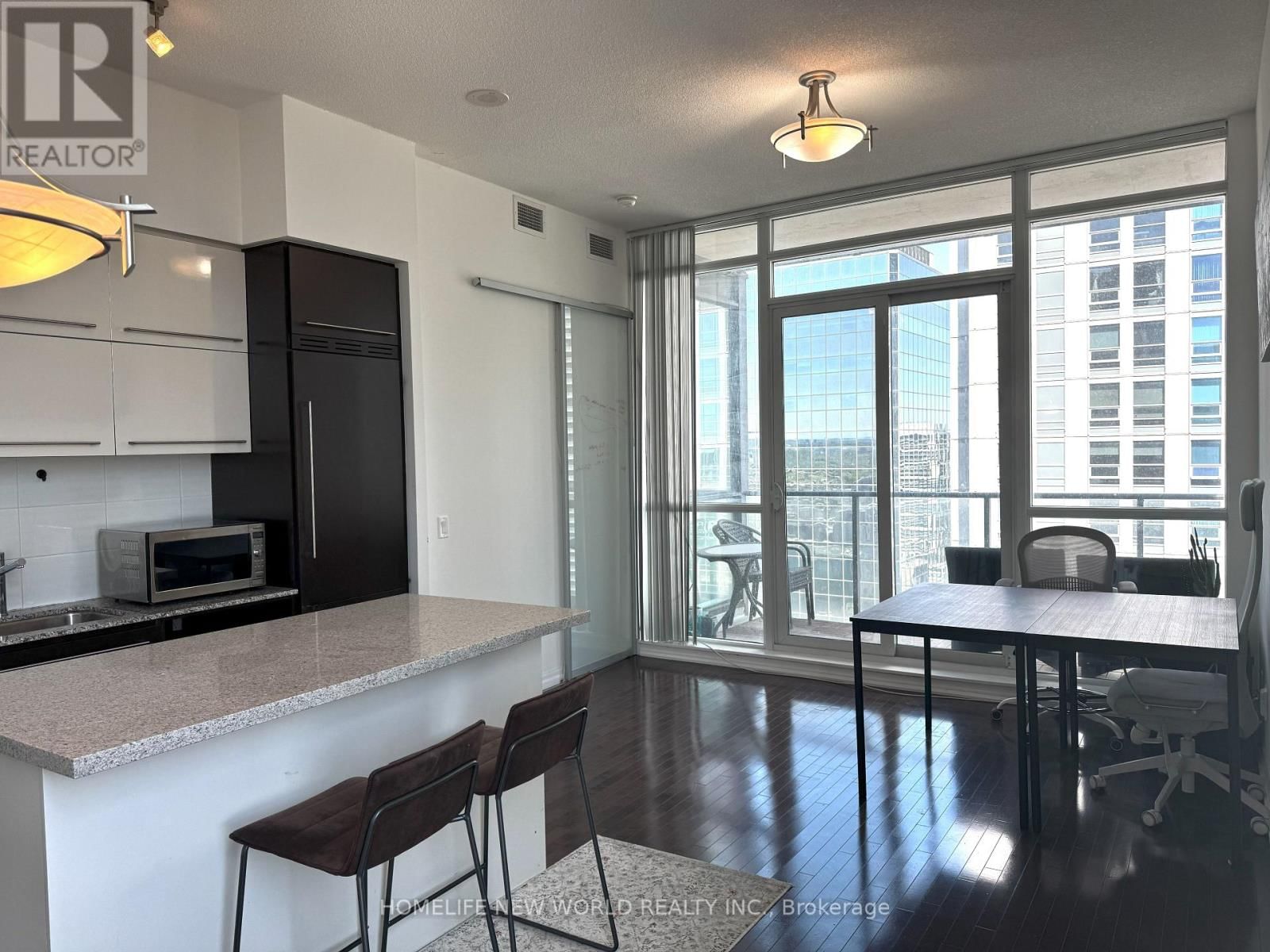 Ph206 - 770 BAY STREET Image 9