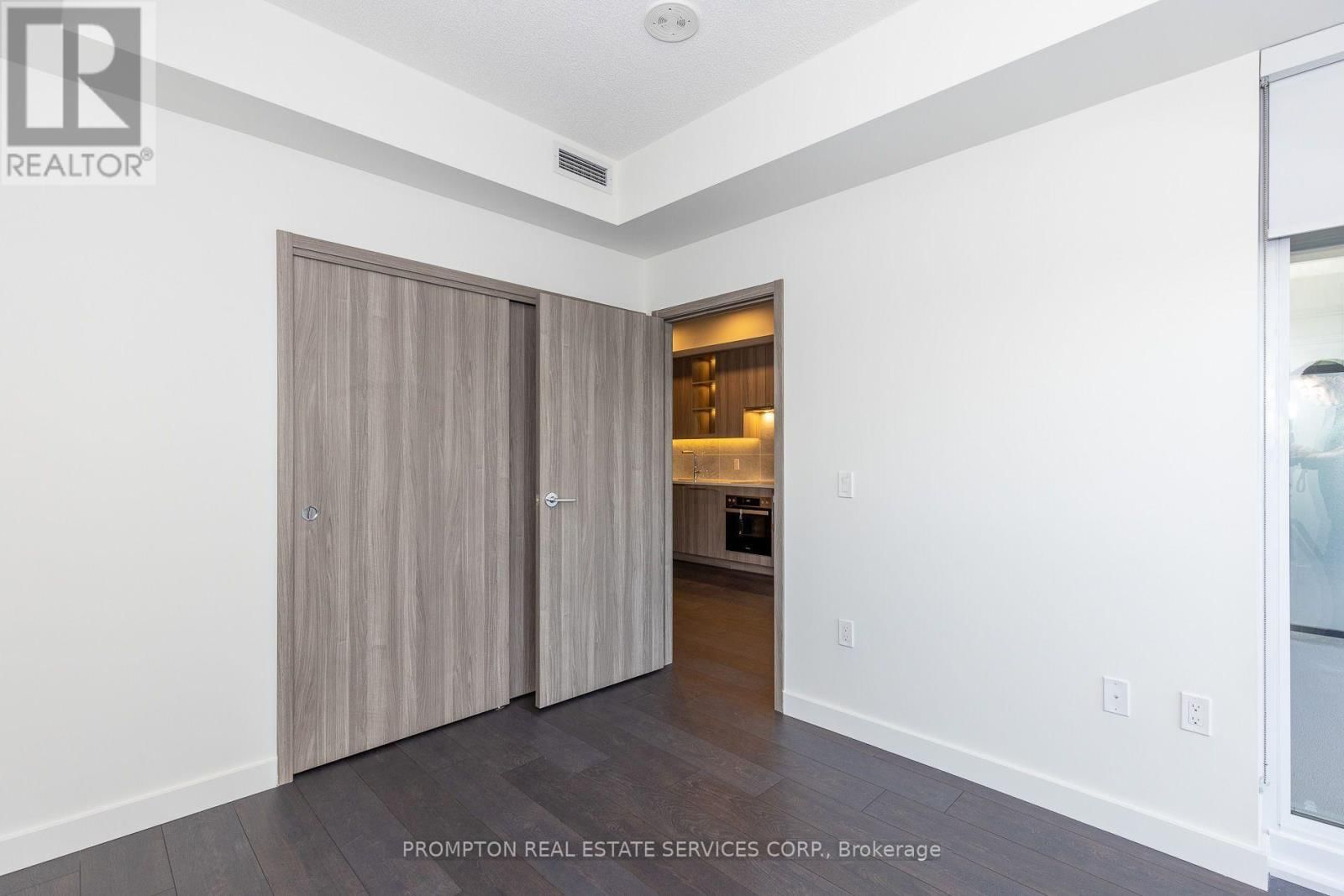 1701 - 85 MCMAHON DRIVE Image 5