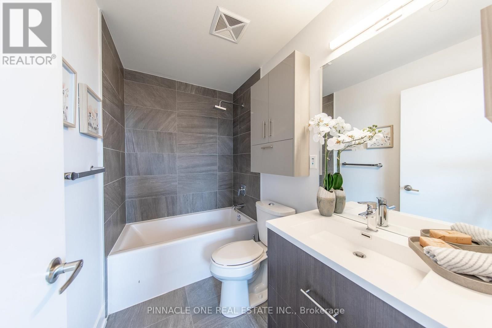 1502 - 180 FAIRVIEW MALL DRIVE Image 15