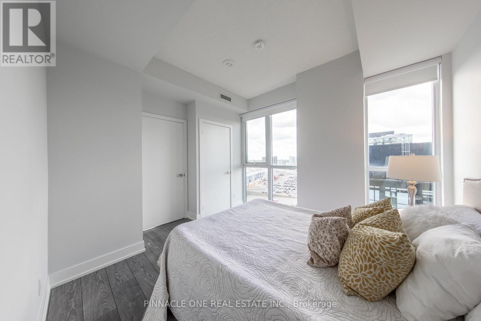 1502 - 180 FAIRVIEW MALL DRIVE Image 16