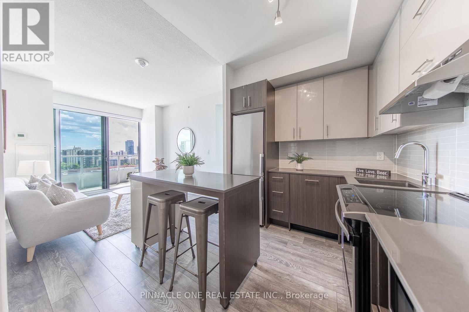 1502 - 180 FAIRVIEW MALL DRIVE Image 3