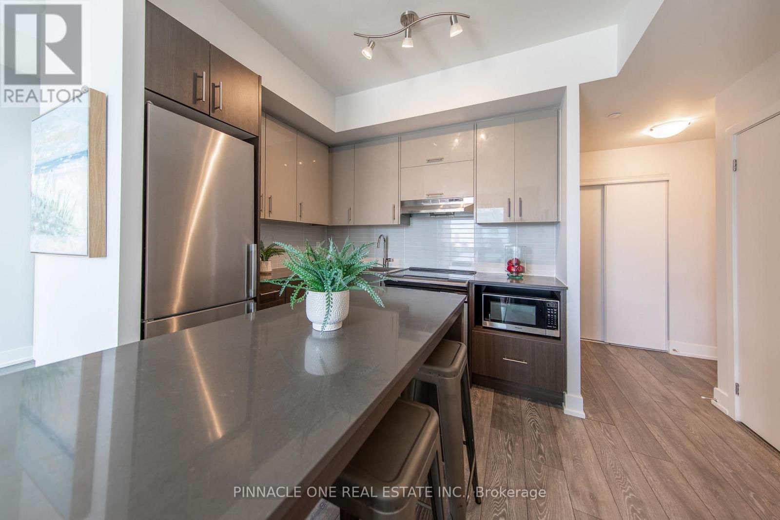 1502 - 180 FAIRVIEW MALL DRIVE Image 8