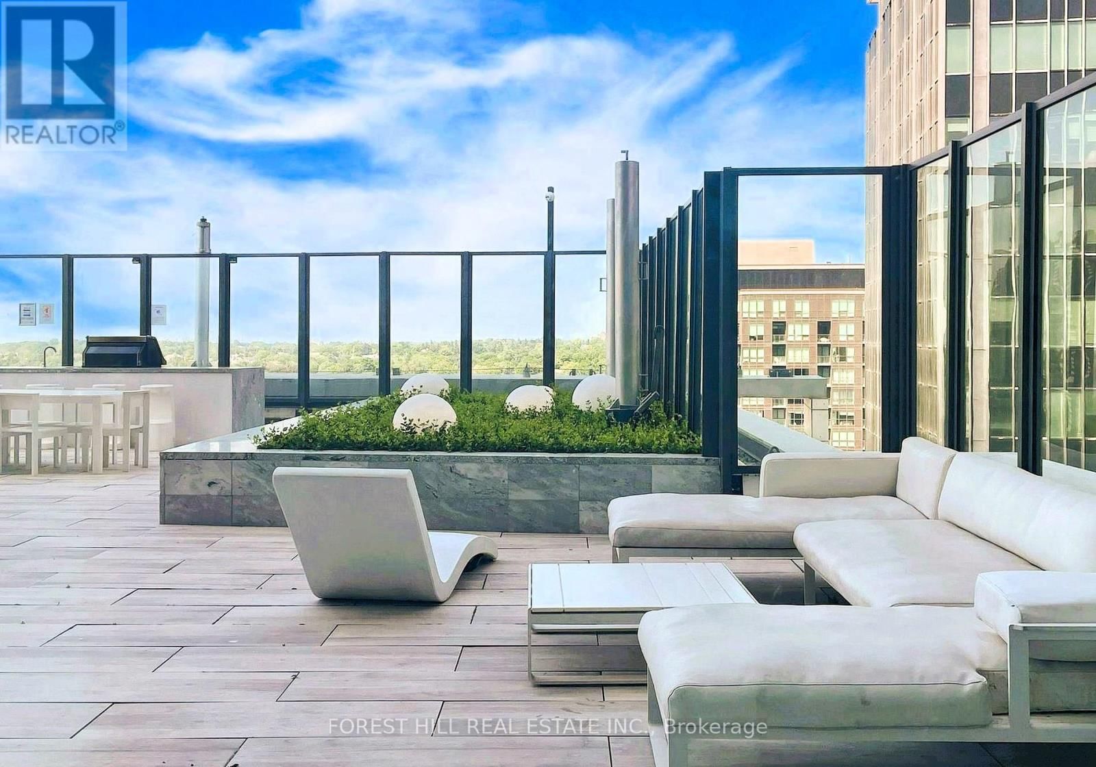 1004 - 5 SOUDAN AVENUE Image 32