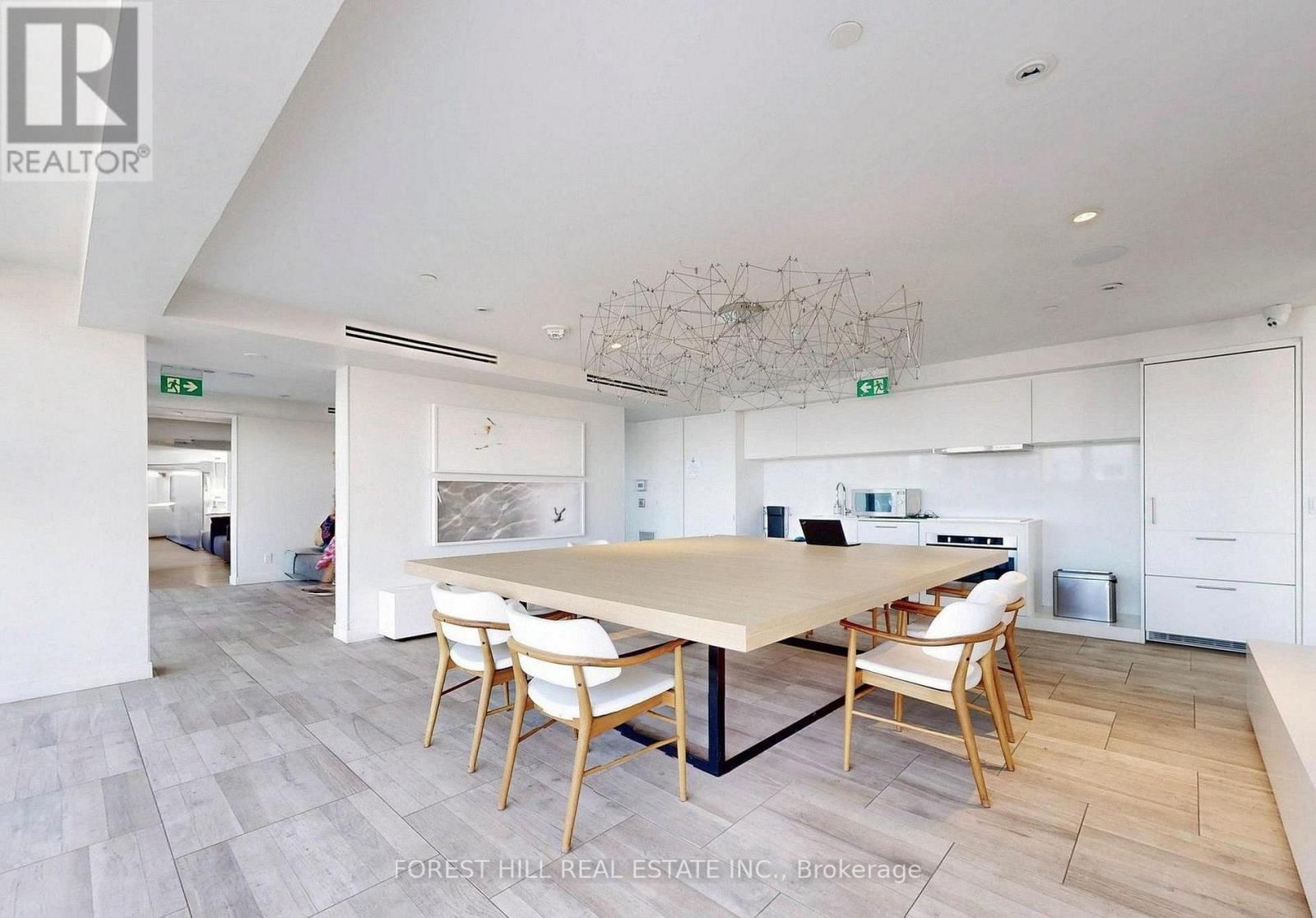 1004 - 5 SOUDAN AVENUE Image 35