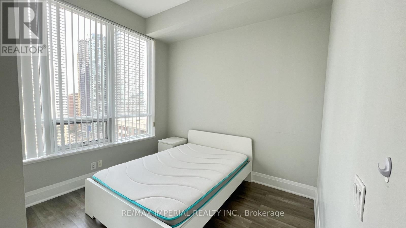 2001 - 21 BALMUTO STREET Image 8