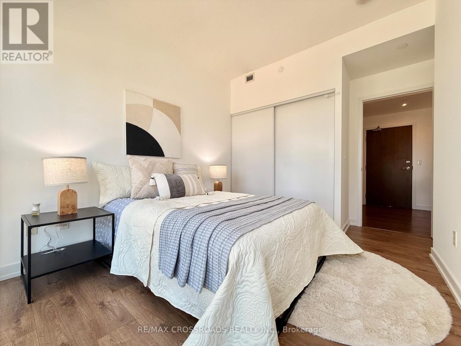 1003 - 115 MCMAHON DRIVE Image 18