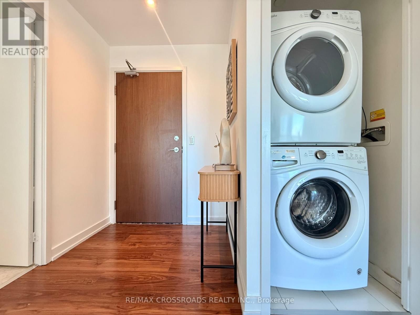 1003 - 115 MCMAHON DRIVE Image 23