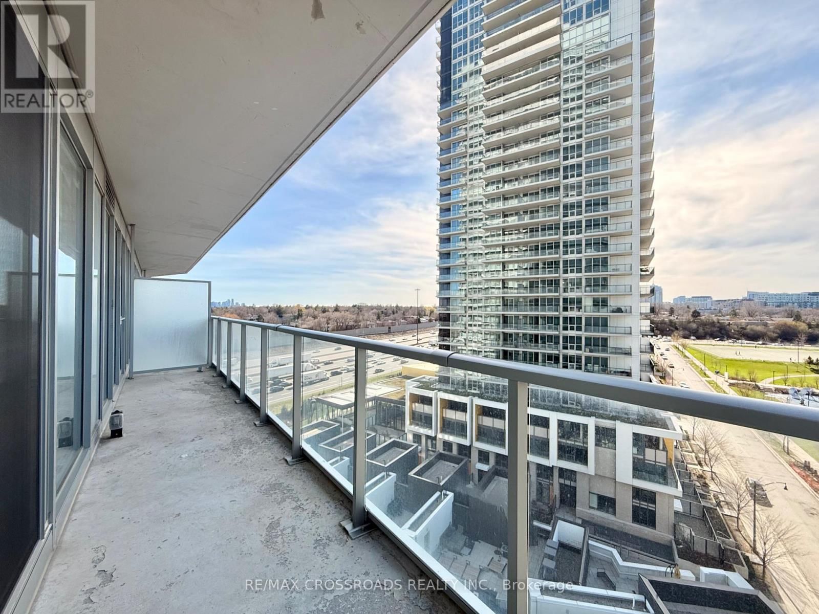 1003 - 115 MCMAHON DRIVE Image 25