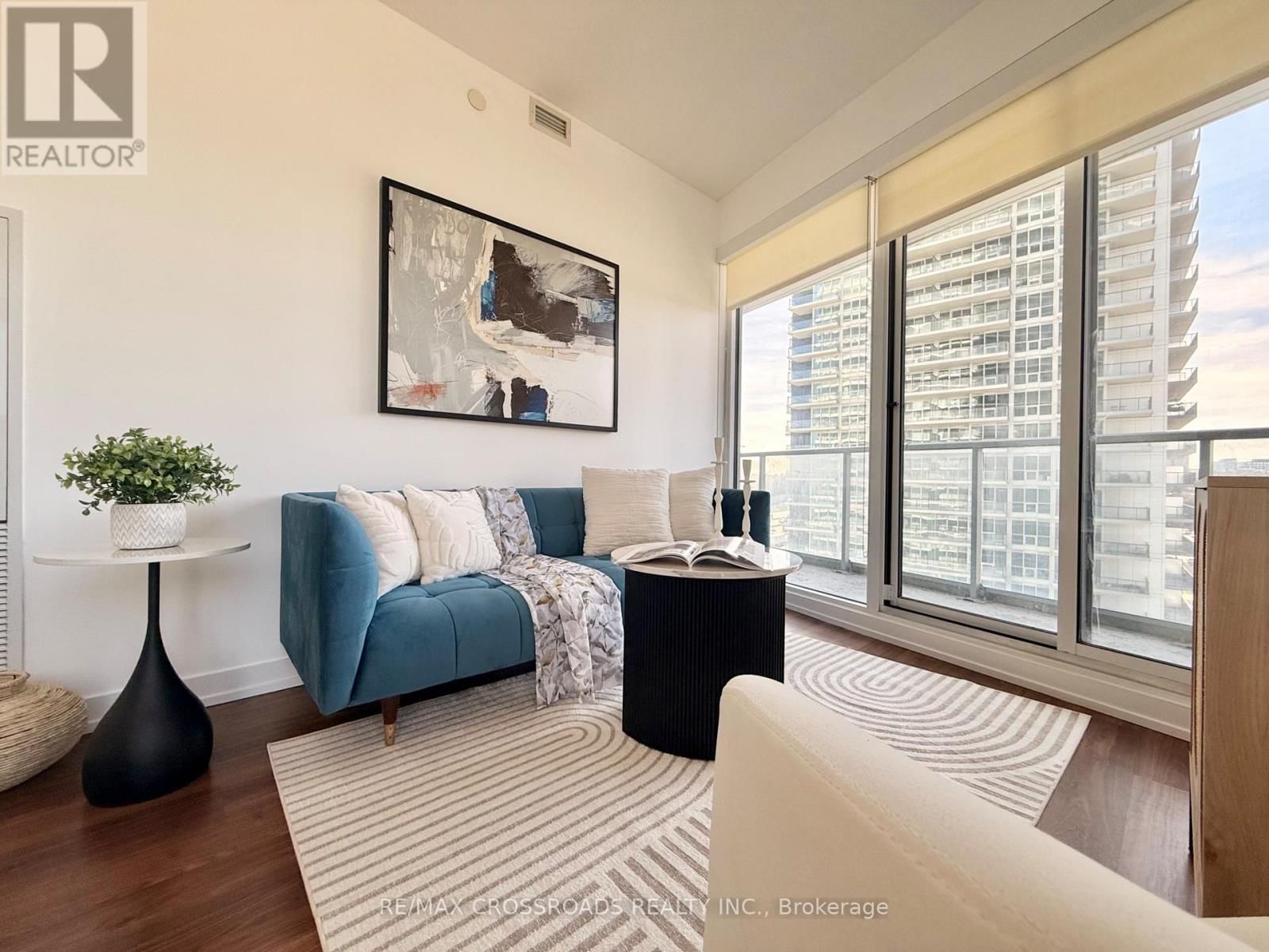 1003 - 115 MCMAHON DRIVE Image 3