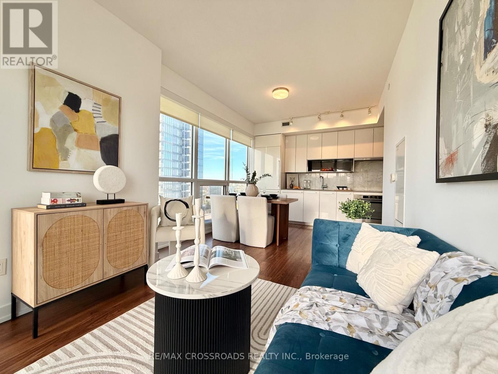 1003 - 115 MCMAHON DRIVE Image 8