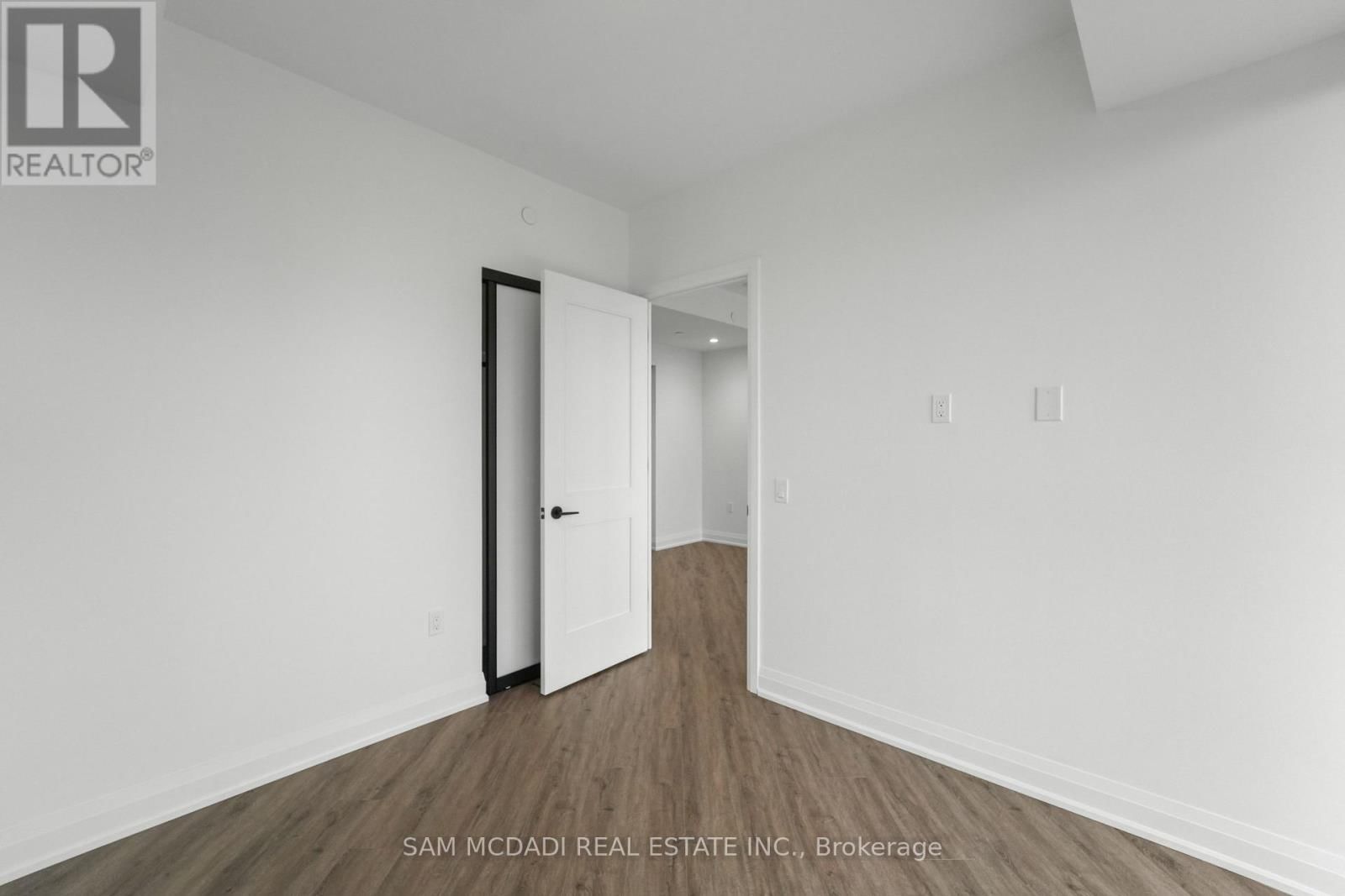 3808 - 634 CHURCH STREET Image 13