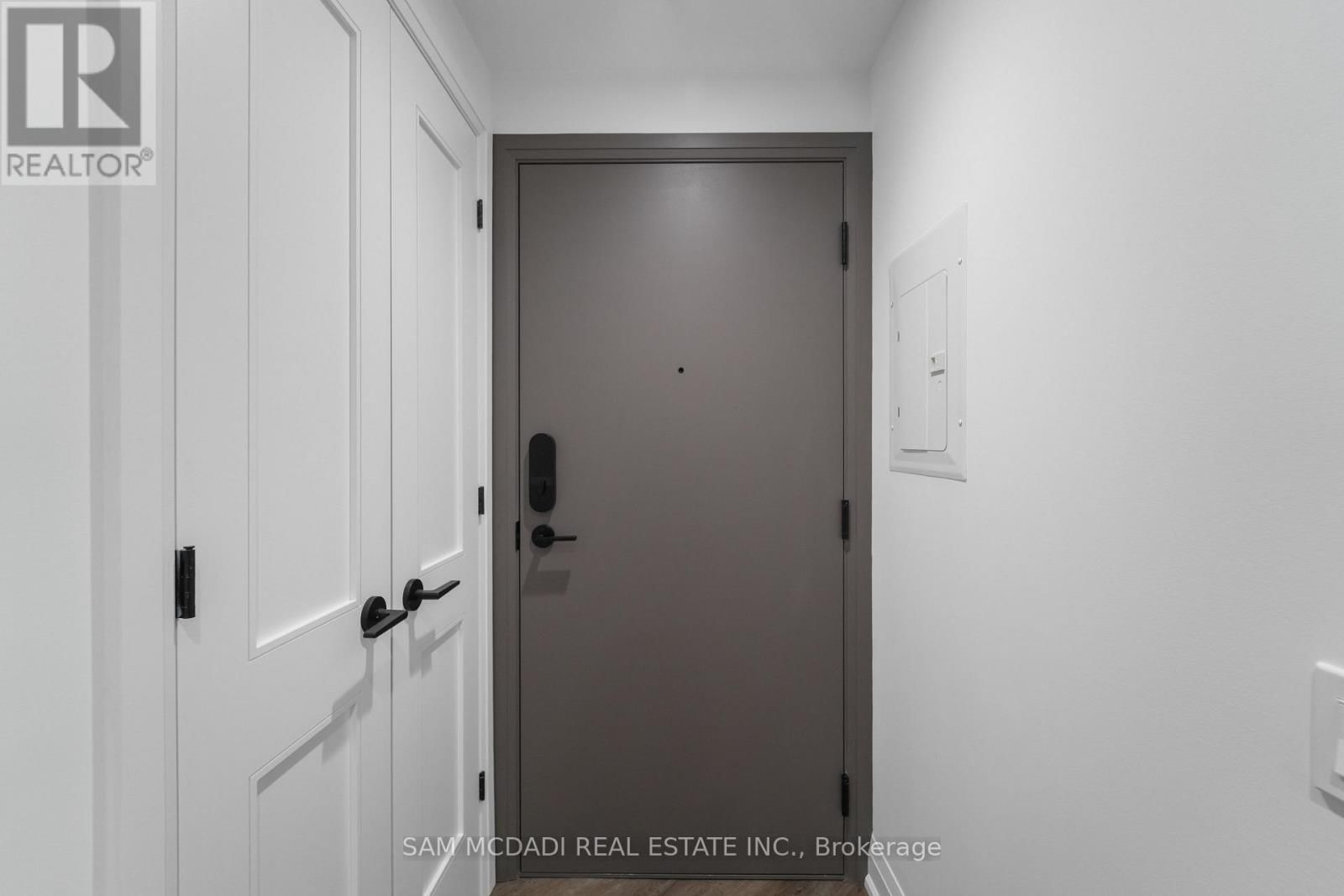 3808 - 634 CHURCH STREET Image 4