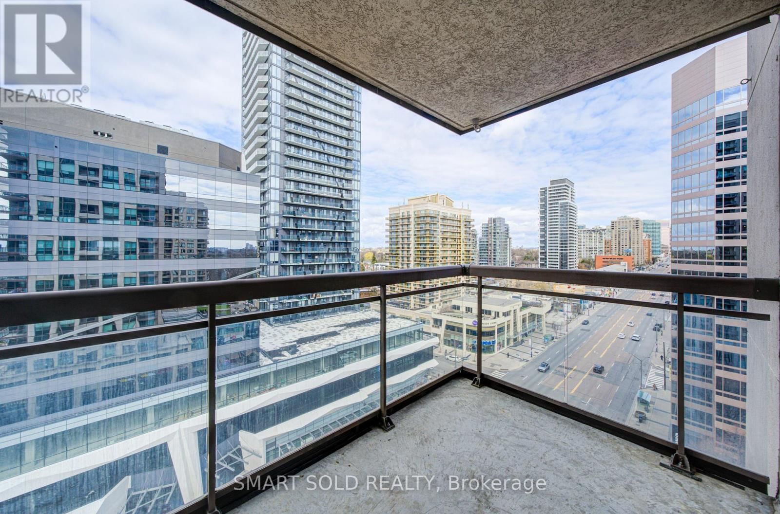 1512 - 18 PARKVIEW AVENUE Image 18