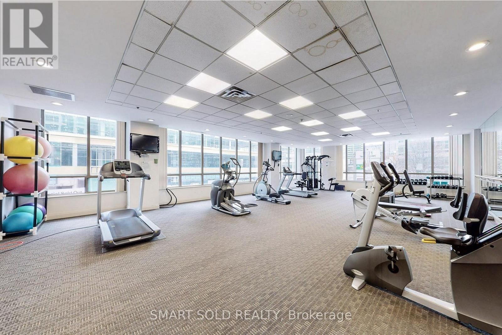 1512 - 18 PARKVIEW AVENUE Image 19