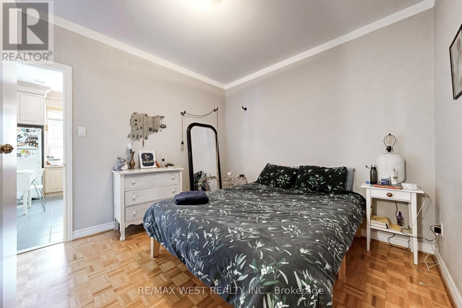 52 HEYDON PARK ROAD Image 11