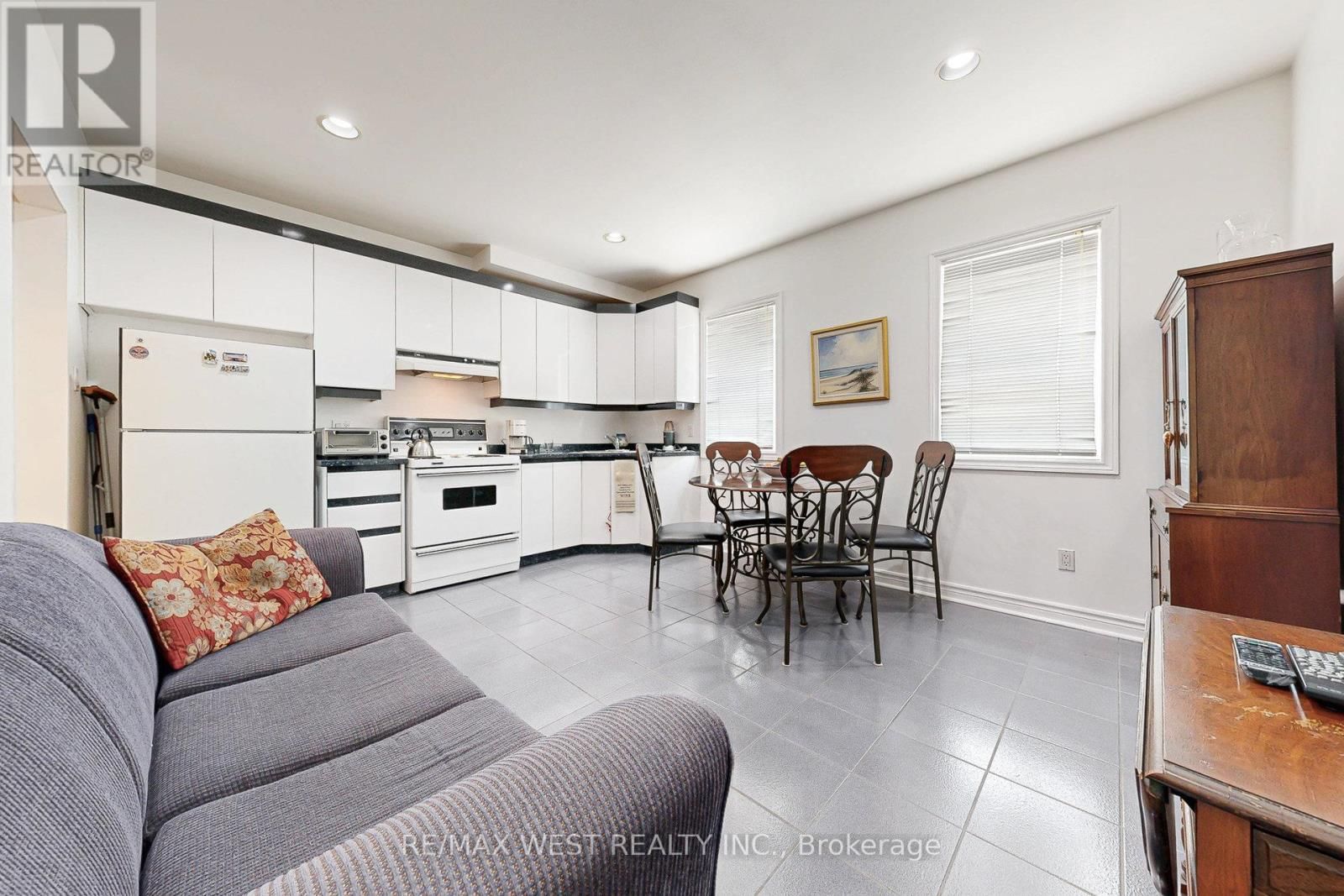 52 HEYDON PARK ROAD Image 13