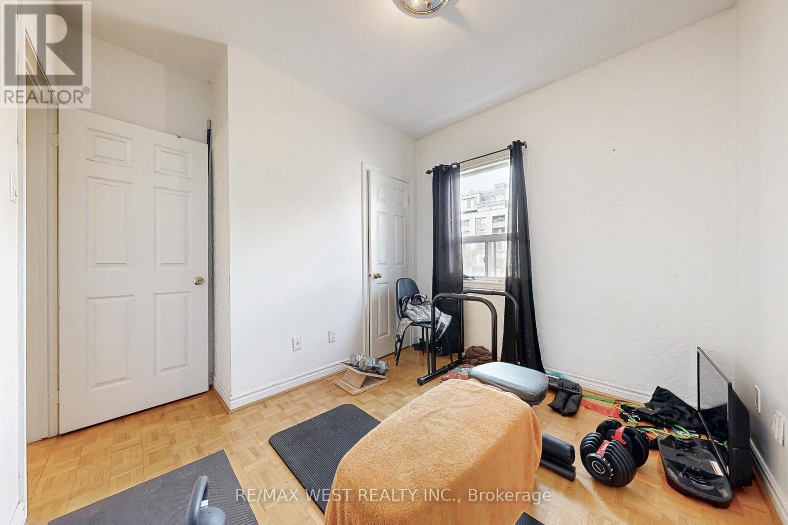 52 HEYDON PARK ROAD Image 25