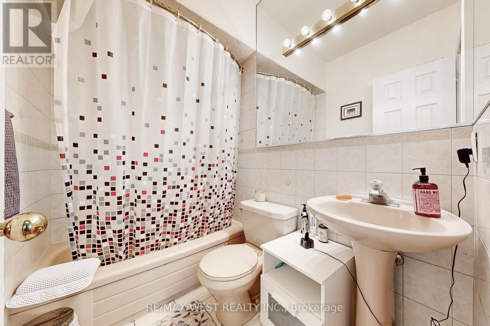 52 HEYDON PARK ROAD Image 27