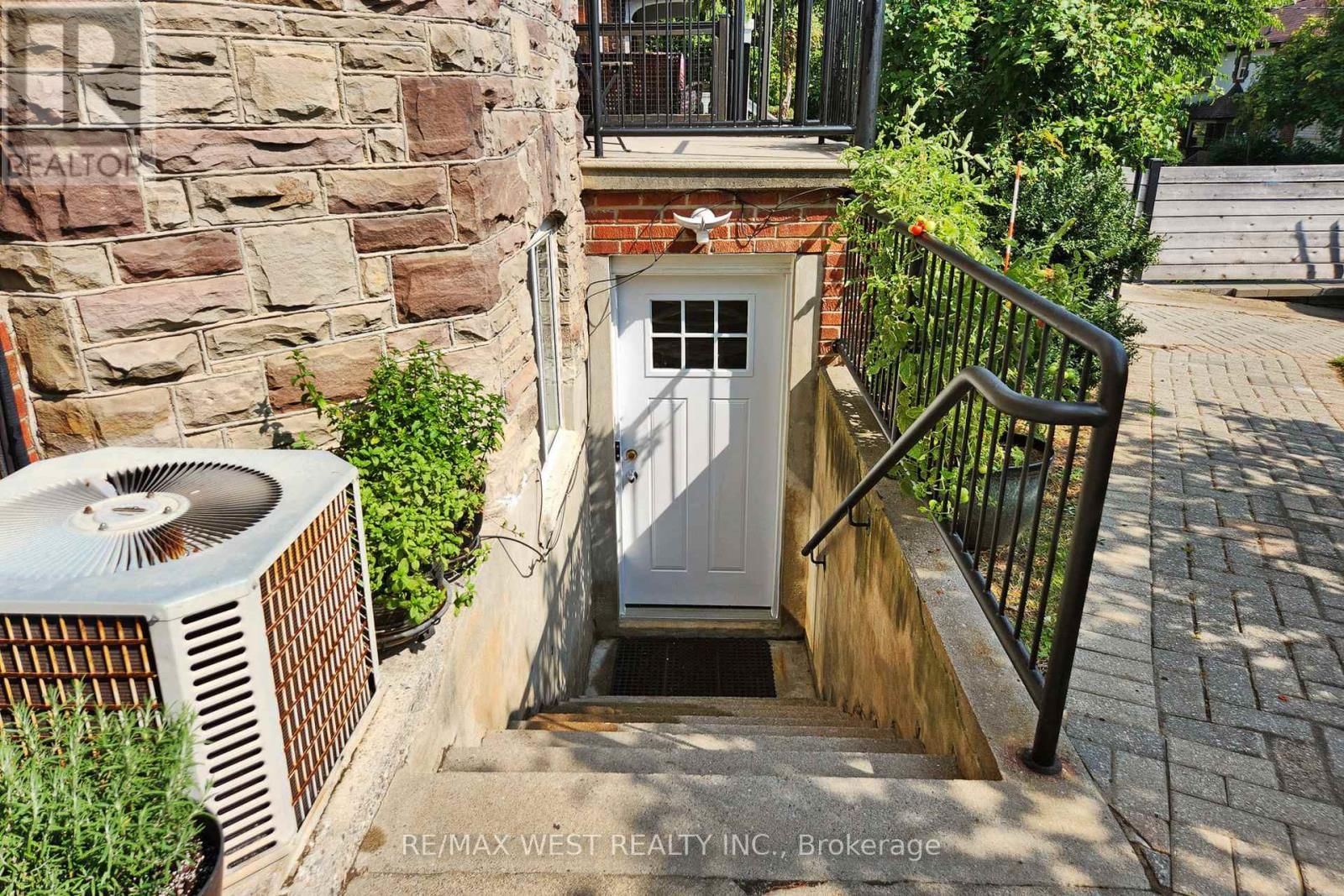 52 HEYDON PARK ROAD Image 29