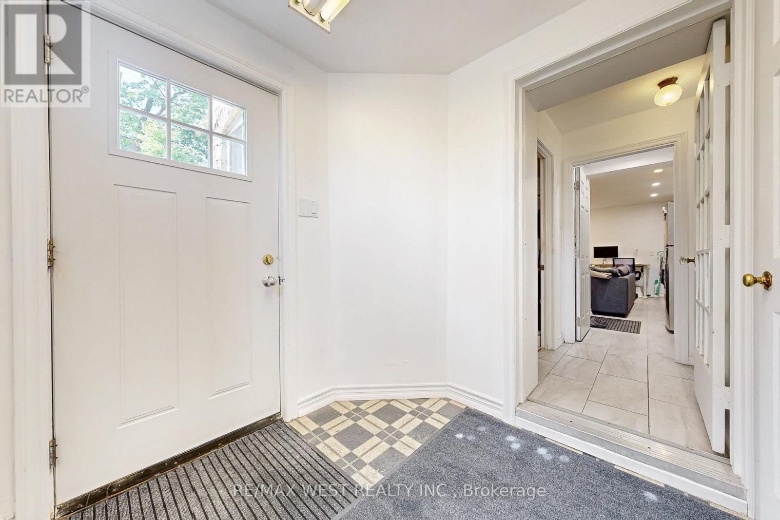 52 HEYDON PARK ROAD Image 30