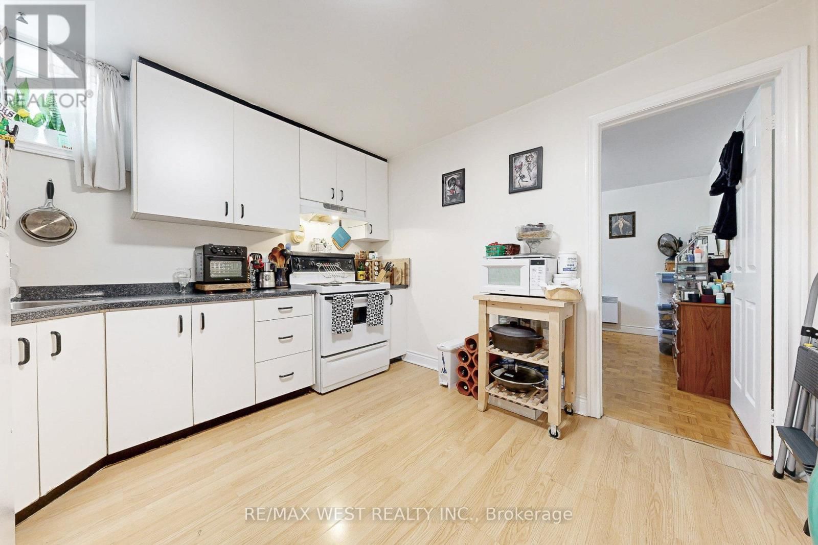 52 HEYDON PARK ROAD Image 34