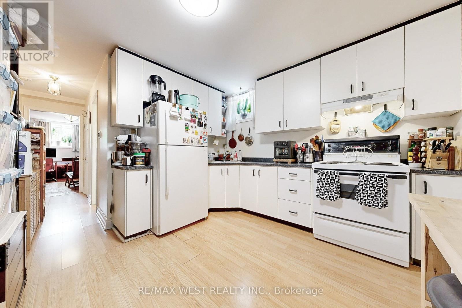 52 HEYDON PARK ROAD Image 35