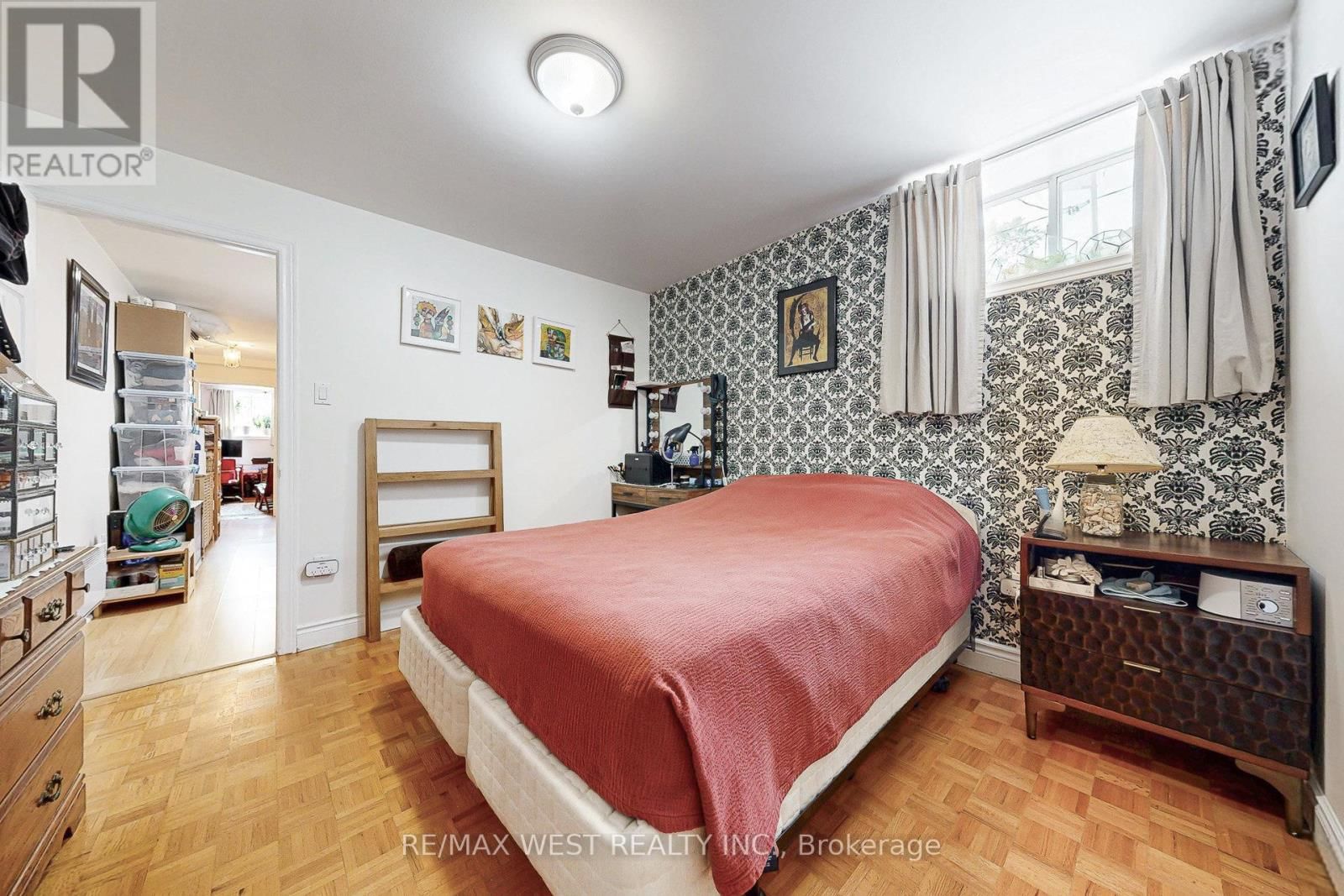 52 HEYDON PARK ROAD Image 36