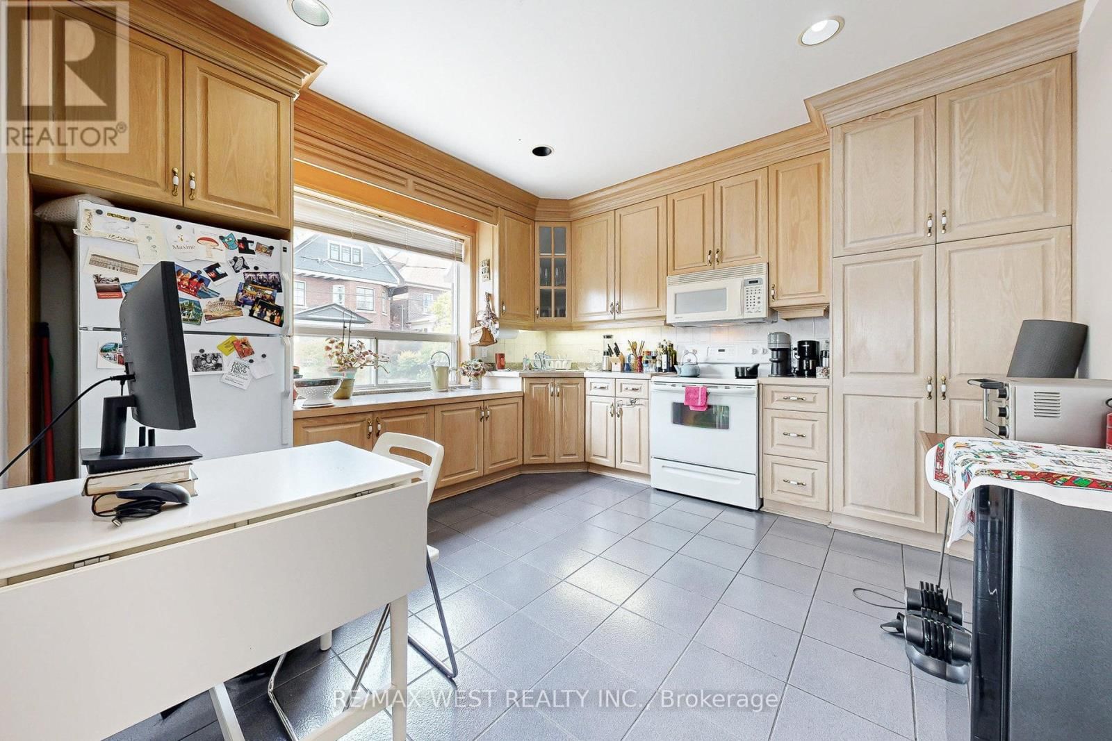 52 HEYDON PARK ROAD Image 8