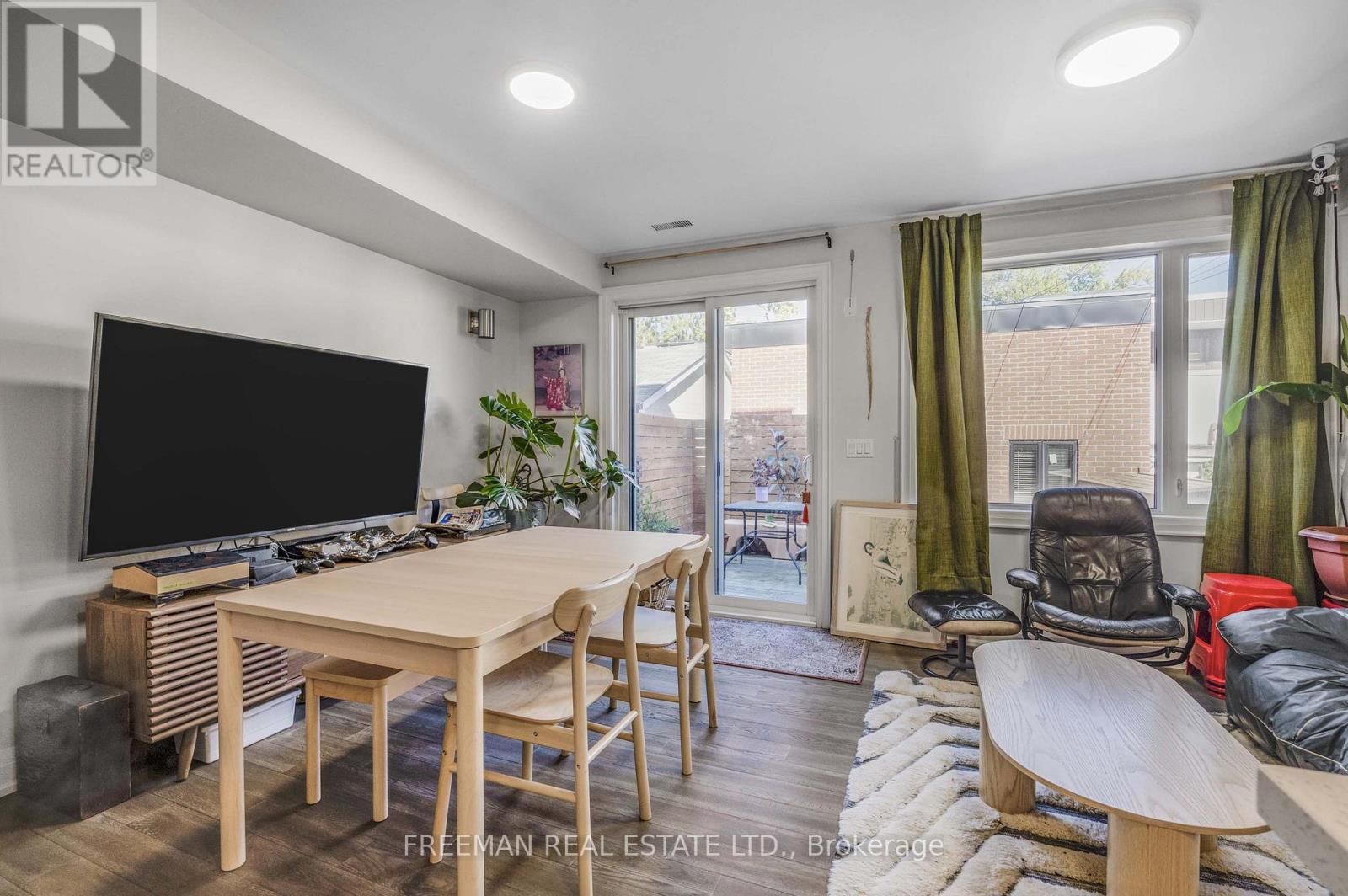 49 BEATRICE STREET Image 20