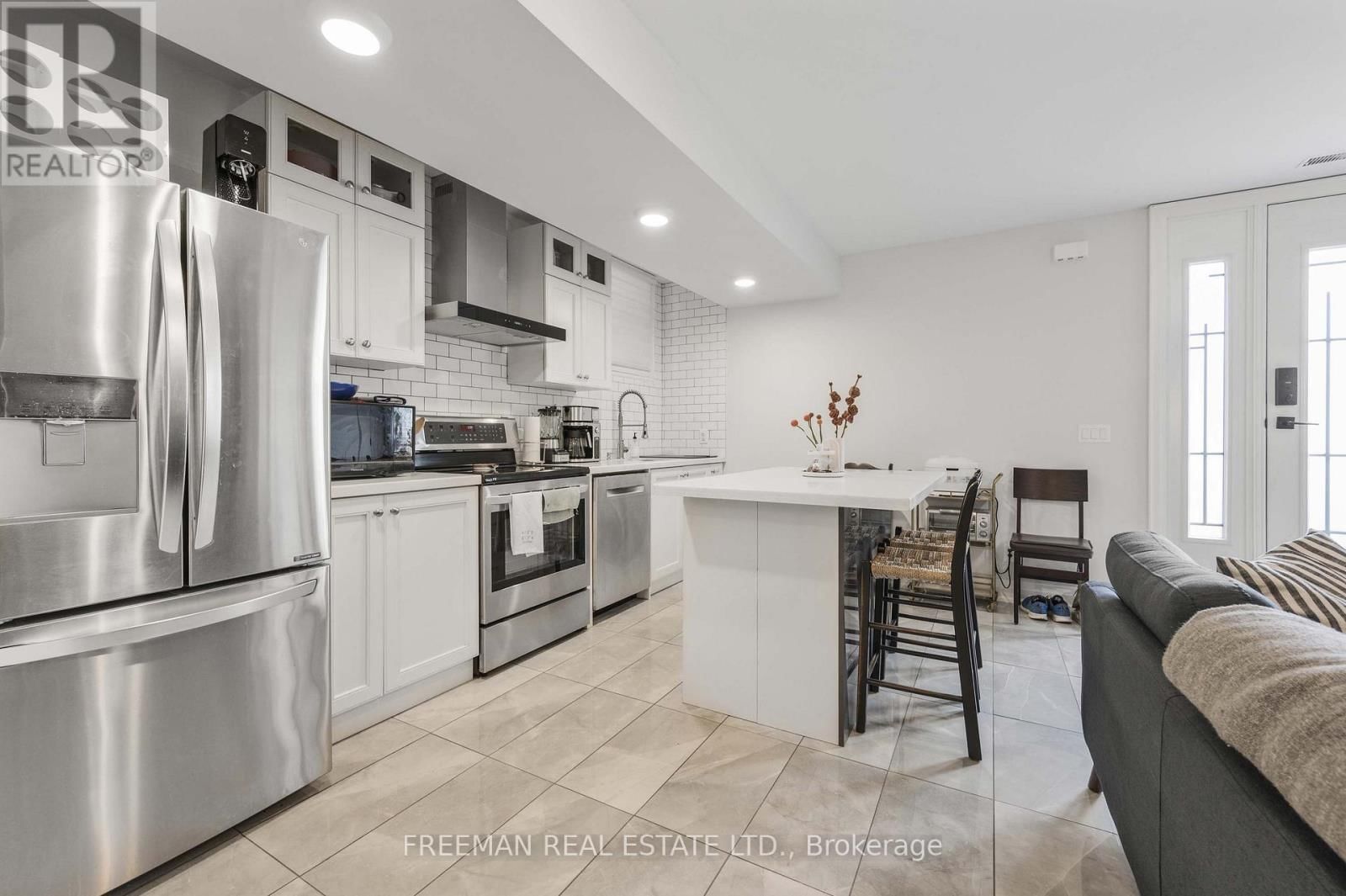 49 BEATRICE STREET Image 28