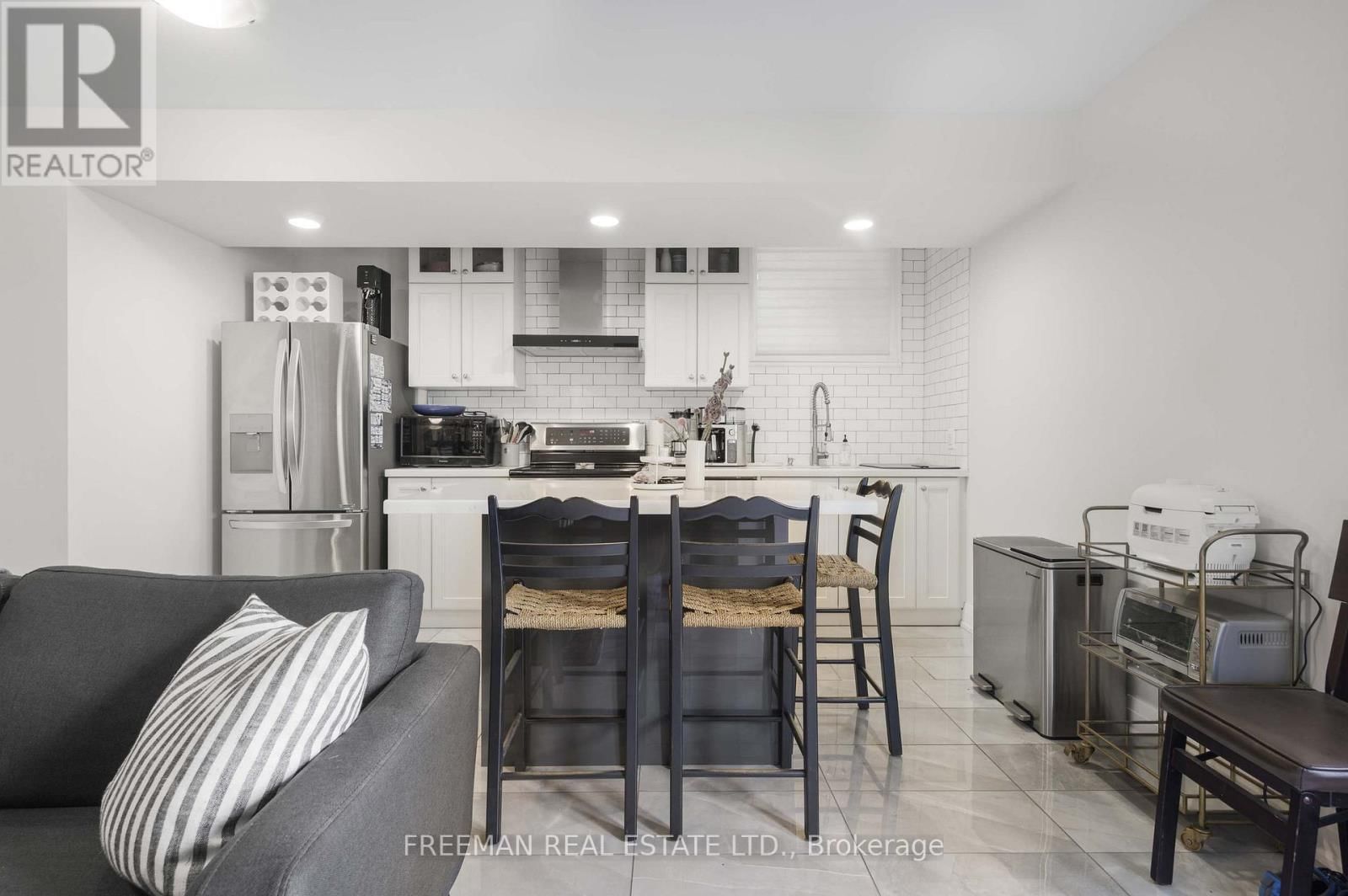 49 BEATRICE STREET Image 29