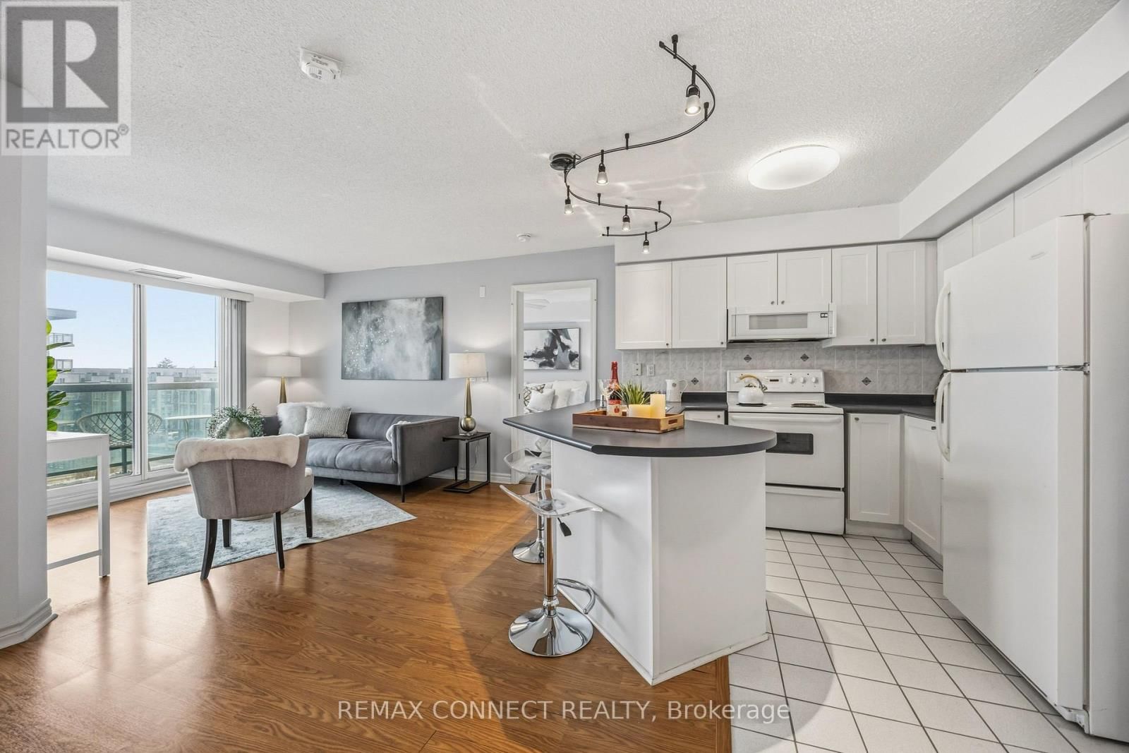 504 - 890 SHEPPARD AVENUE WEST Image 15