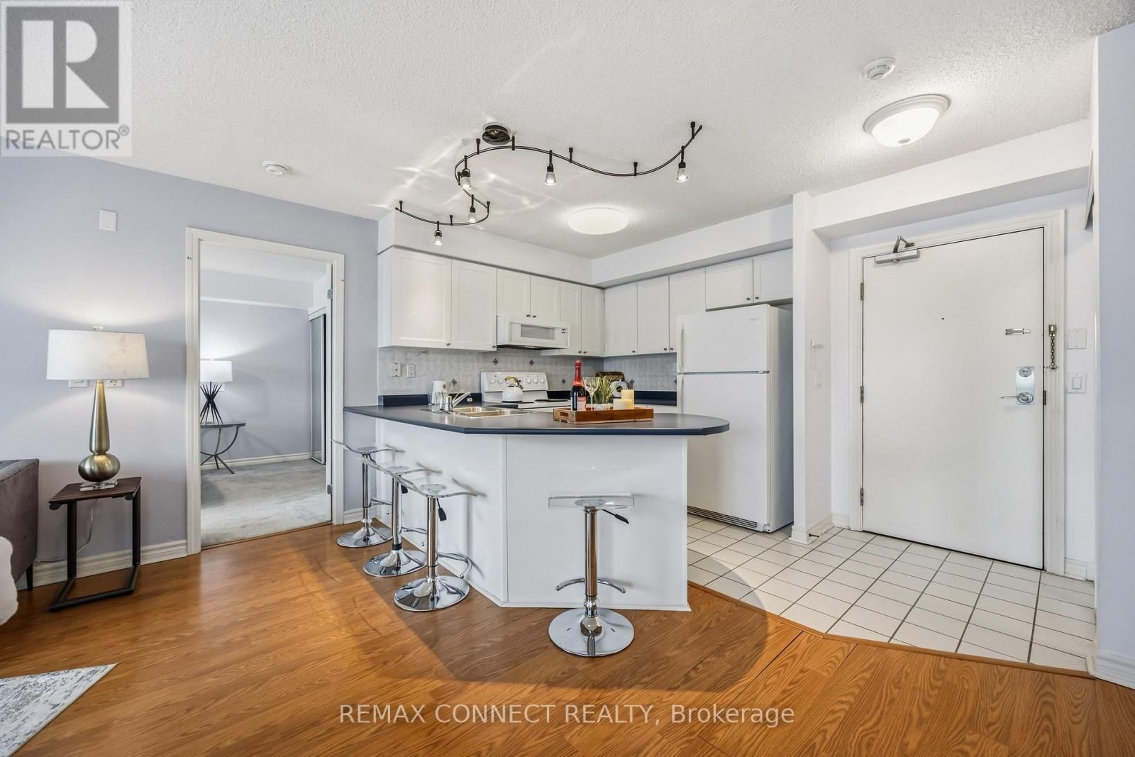 504 - 890 SHEPPARD AVENUE WEST Image 16