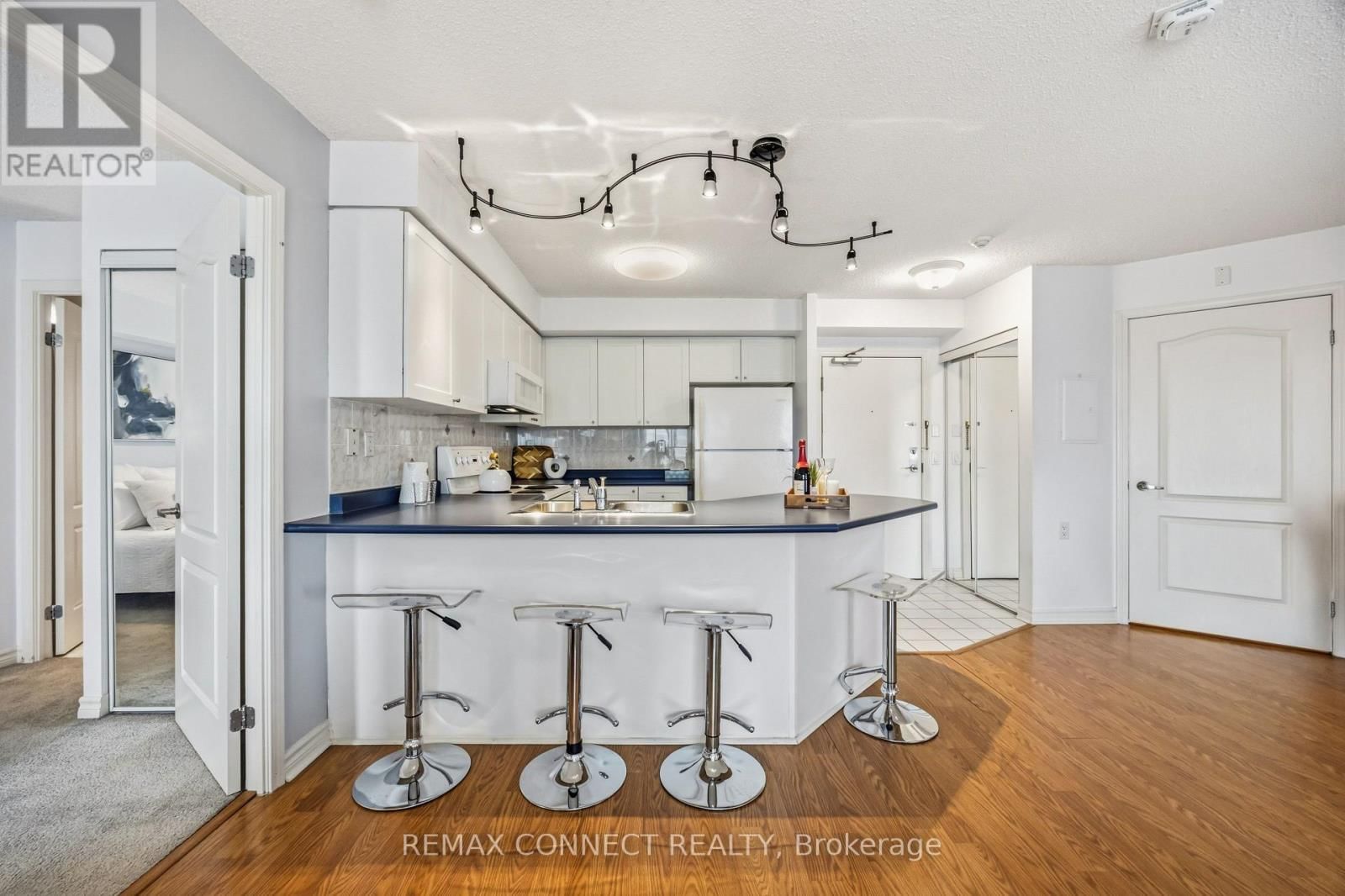 504 - 890 SHEPPARD AVENUE WEST Image 17