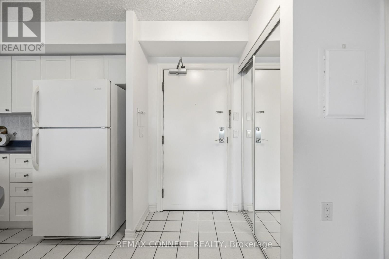 504 - 890 SHEPPARD AVENUE WEST Image 4