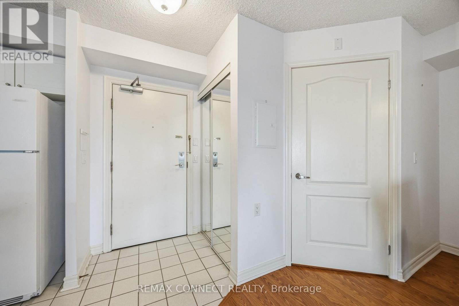 504 - 890 SHEPPARD AVENUE WEST Image 5