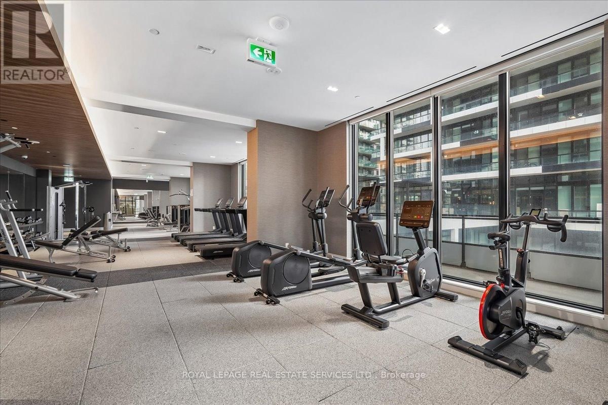 2704 - 65 BROADWAY AVENUE Image 27