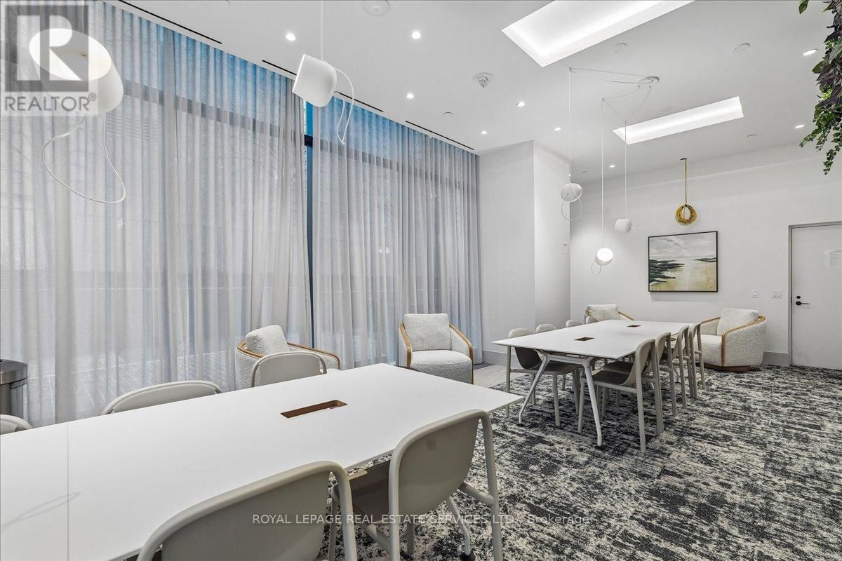 2704 - 65 BROADWAY AVENUE Image 32