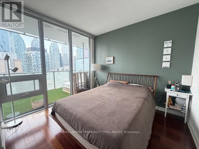 2102 - 1 MARKET STREET Image 11