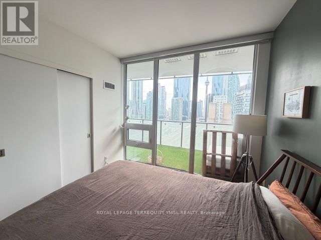 2102 - 1 MARKET STREET Image 12