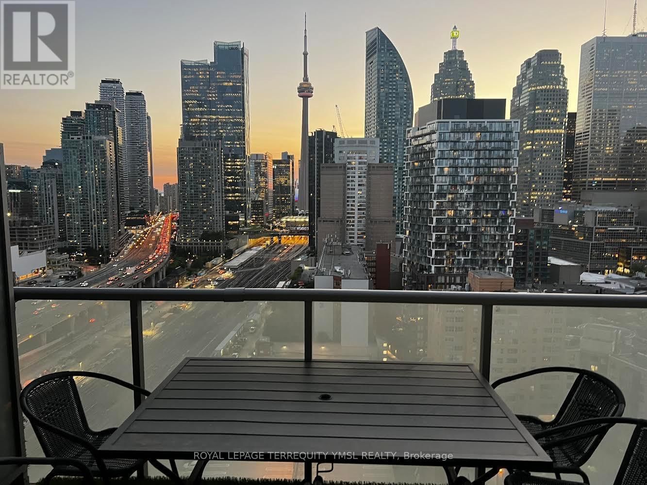 2102 - 1 MARKET STREET Image 15