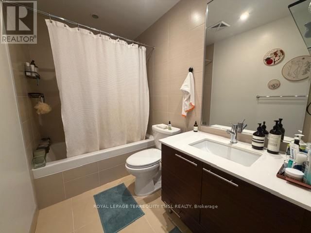 2102 - 1 MARKET STREET Image 16