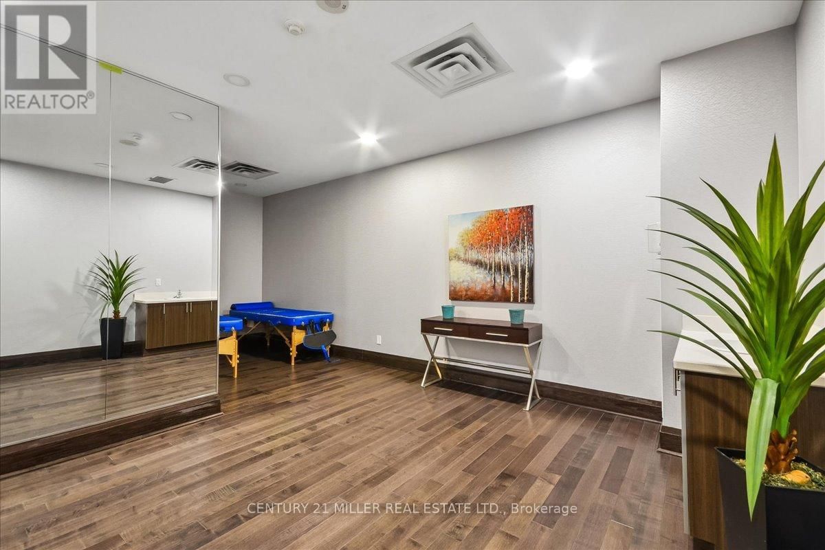 326 - 25 LOWER SIMCOE STREET Image 8