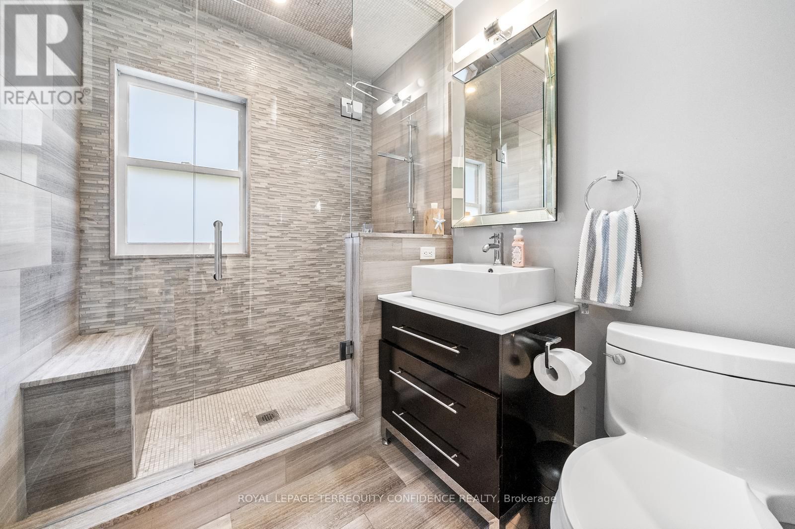 45 GLENBOROUGH PARK CRESCENT Image 12